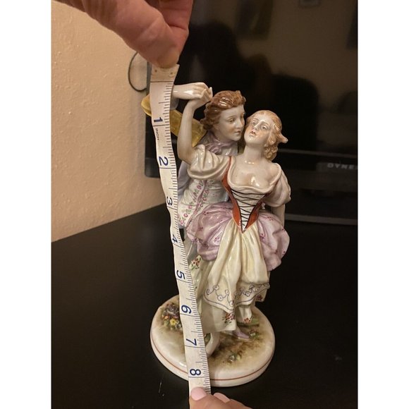 A 19 Century Statue  made In Germany by Von Schierholz porcelain  loving couple - Picture 4 of 9
